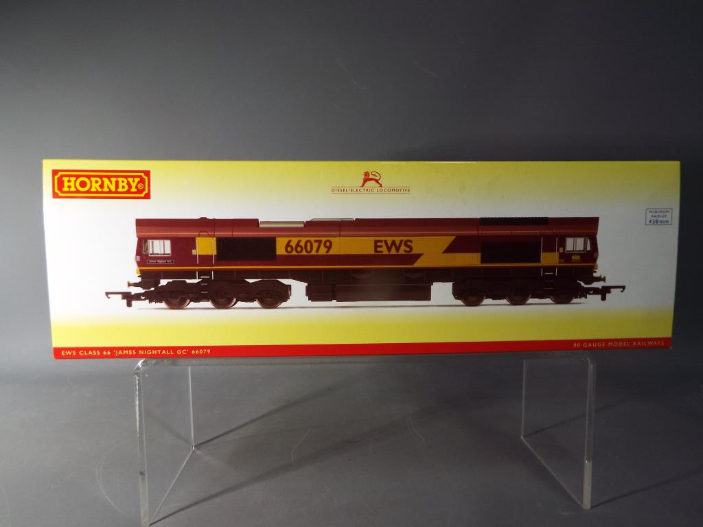 Hornby - an OO gauge diesel locomotive EWS Co-Co class 66 'James Nightall GC' op no 66079,