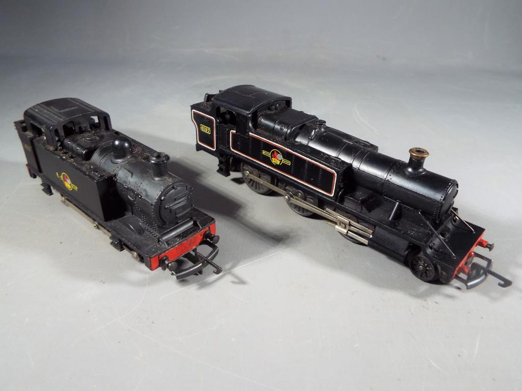 Triang Model Railways TT gauge - a Triang TT gauge 060 locomotive #47607 and a further Triang TT