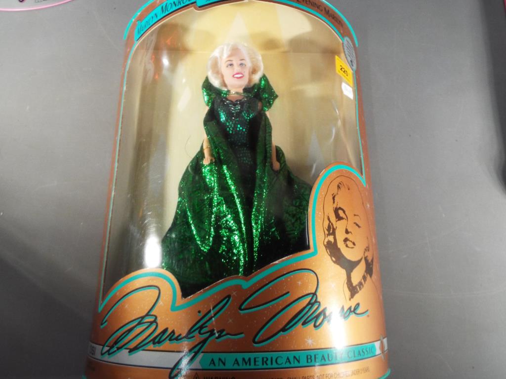 Barbie - Marilyn Monroe Collecto'r dolls from Marilyn and Norma Jean Company to include Spot Light - Image 3 of 4