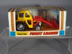 Britains - A boxed Britains 9572 Massey Ferguson Front Loader Tractor.