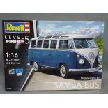 Revell Volkswagen T Samba Bus #07009 Level 5 1:16 scale 223 parts model kit in factory sealed box.