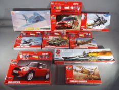 Airfix model kits - a selection of various Airfix model kits to include 1/32 scale Mini Couper S,