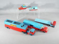 Corgi, Matchbox - Five unboxed 'Chipperfields' diecast model vehicles by Corgi and Matchbox.