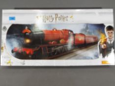 Hornby Harry Potter Hogwarts Express OO gauge Electric Train Set,