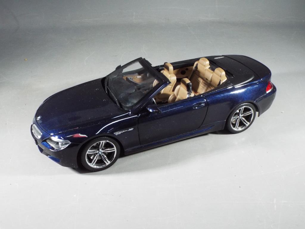 Kyosho - A boxed 1:18 scale Kyosho 08704BL BMW M6 Convertible in blue.
