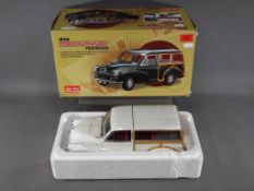 Sun Star - A boxed Limited Edition 1:12th scale Sun Star Morris Minor 1000 Traveller.