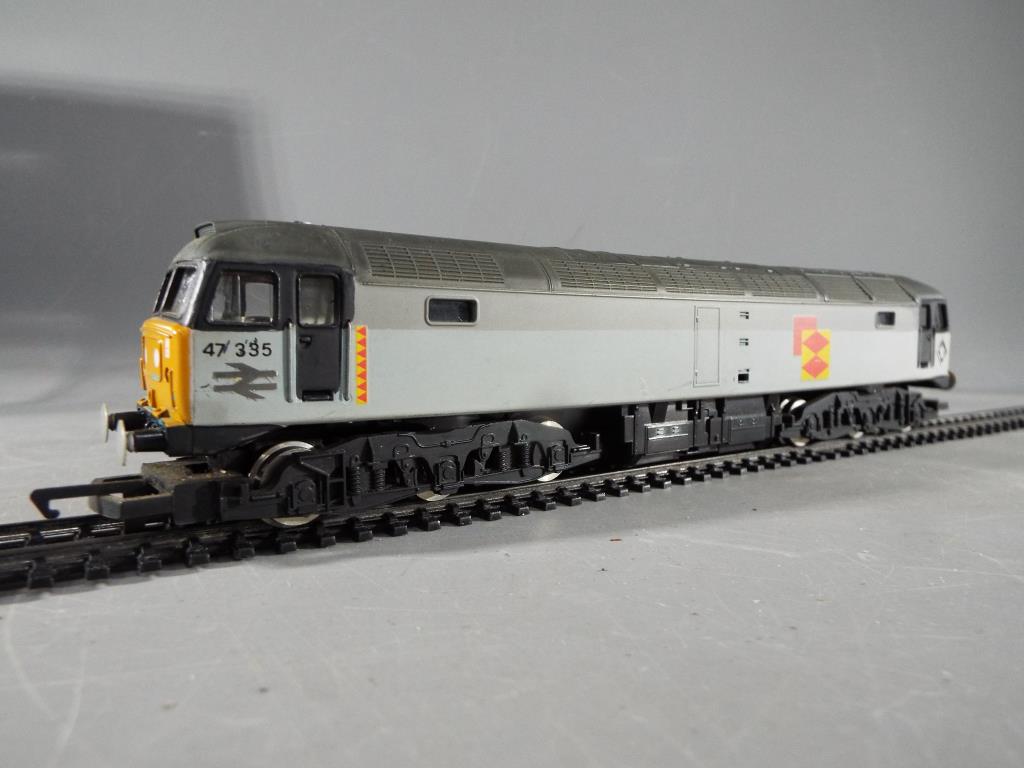 Hornby - an OO gauge class 47 electric locomotive, op no 47335, # R319,