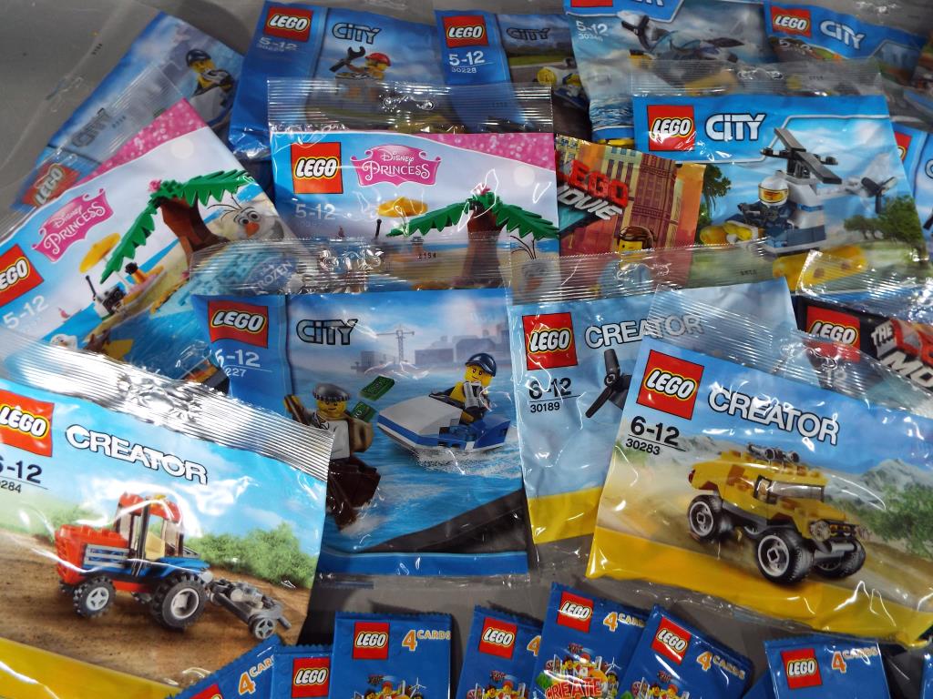 Lego - 21 sealed Lego packs to include Lego City, Lego Disney Princess, The Lego Movie and similar, - Image 2 of 4