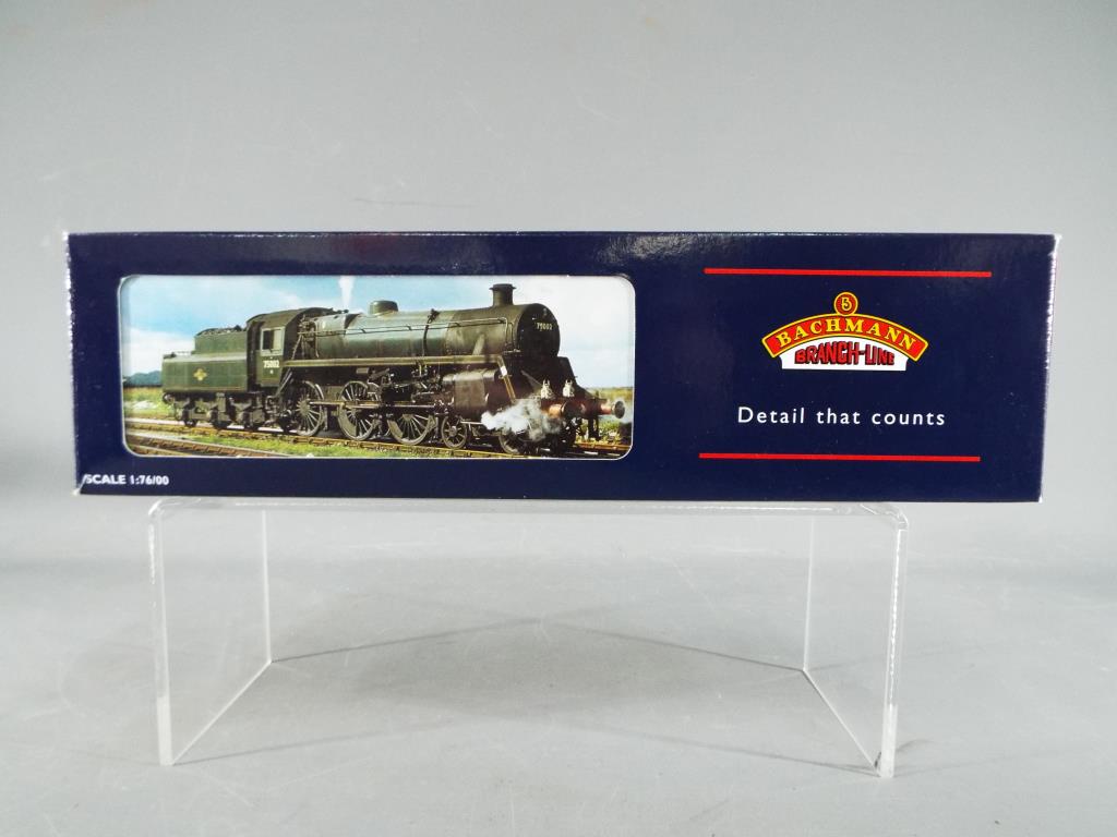 Bachmann Branch Line - an OO gauge standard class 4MT 4-6-0 locomotive and tender, BR green,