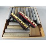 Model railways - 16 OO gauge passenger carriages, Hornby and Triang,