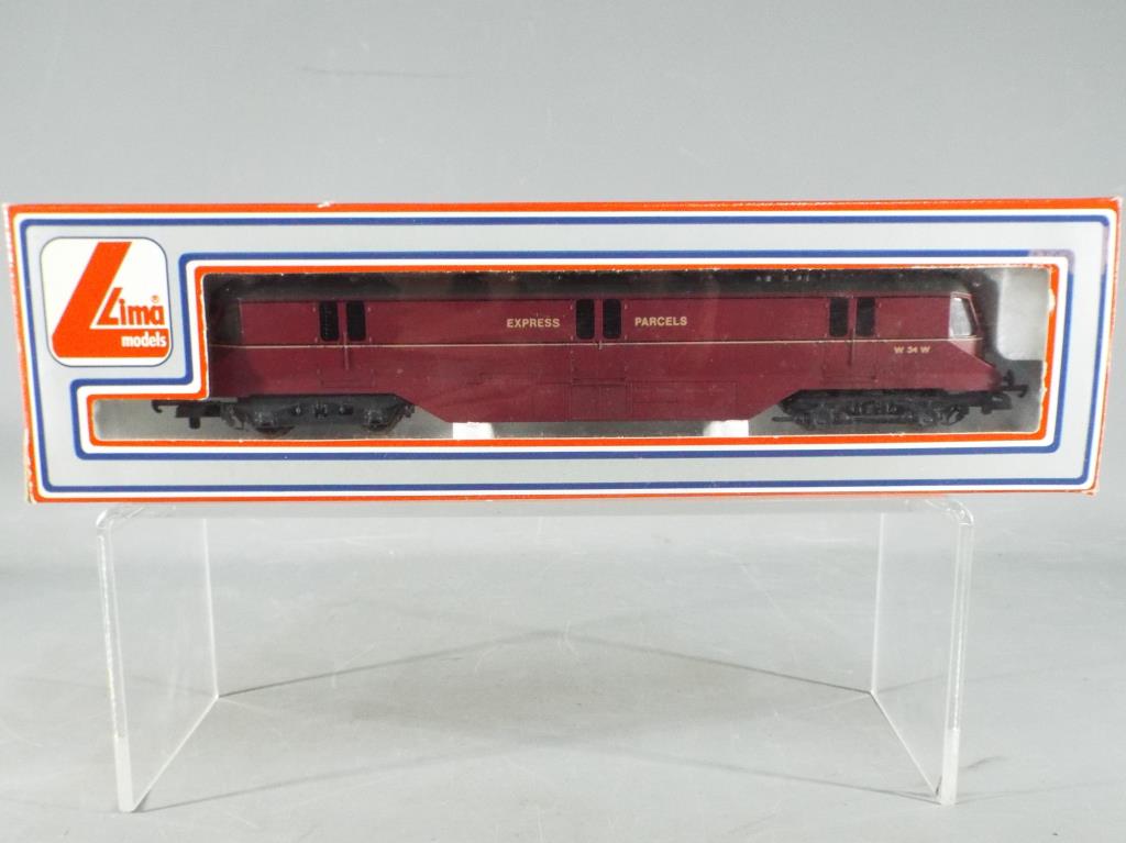 Lima - an OO gauge locomotive op no 34W Express Parcels # 205144 MWG,