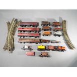 Hornby, Hornby Dublo - A group of 18 items OO gauge Hornby,