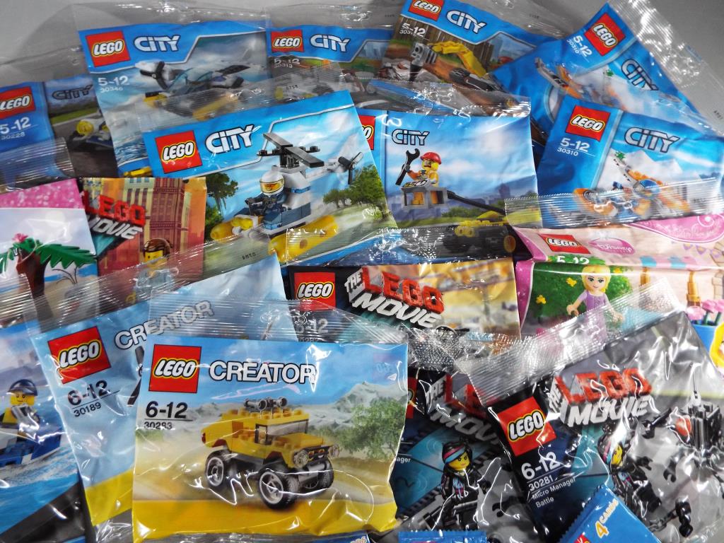 Lego - 21 sealed Lego packs to include Lego City, Lego Disney Princess, The Lego Movie and similar, - Image 4 of 4