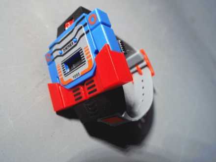 Transformers - a childs Transformer digital watch, model number 1095, - Image 3 of 5