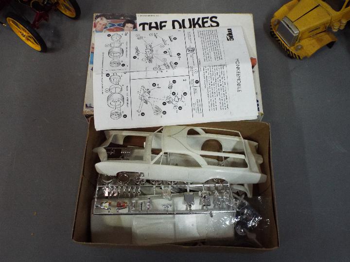 MPC, and Others - Four boxed 1:25 scale model kits by MPC and a quantity of built models. - Image 2 of 2