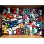 A mixed lot of diecast model motor vehicles,