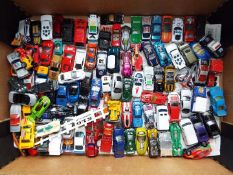 A mixed lot of diecast model motor vehicles,