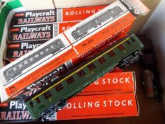 Model railways - 18 off OO/HO gauge passenger carriages by Playcraft,