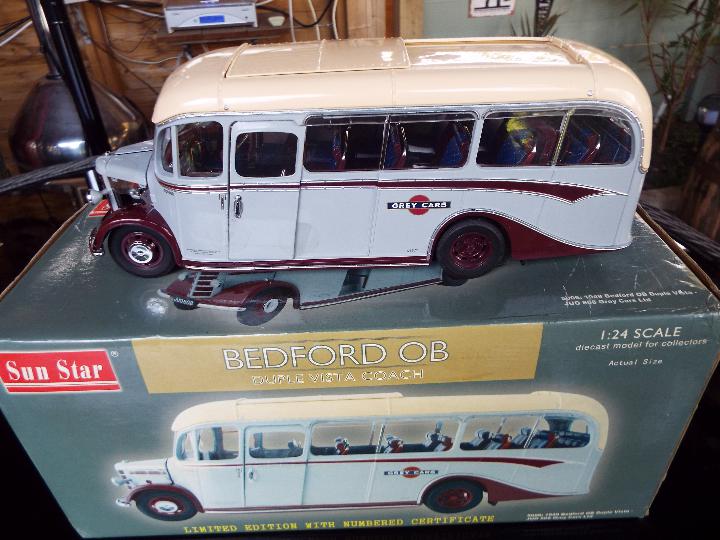 Sun Star - a 1:24 scale diecast model Bedford OB Duple Vista Coach 1949 issued in a limited edition,