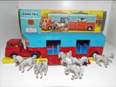 Corgi Chipperfields Circus - a diecast model Circus Transporter with six horses # 1130 ex+ to nm in