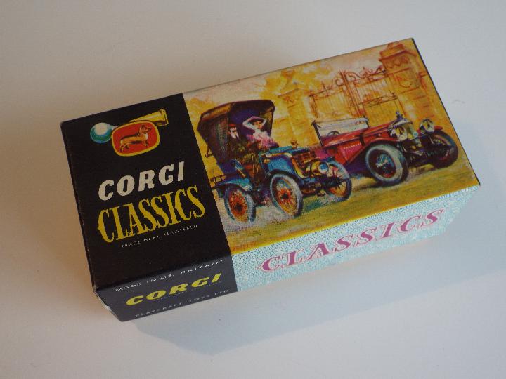 Corgi - An unboxed good Renault Floride # 222 and a Corgi Classics 1915 Model T Ford with driver - Image 4 of 4