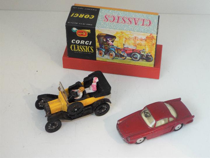 Corgi - An unboxed good Renault Floride # 222 and a Corgi Classics 1915 Model T Ford with driver - Image 2 of 4