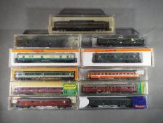 Hornby, Minitrix, Arnold, Roco - 11 N Gauge Passenger Coaches.