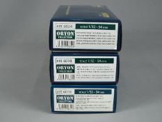 Oryon Collection History Club - Three boxes of hand painted metal soldiers 1:32 scale by Oryon of