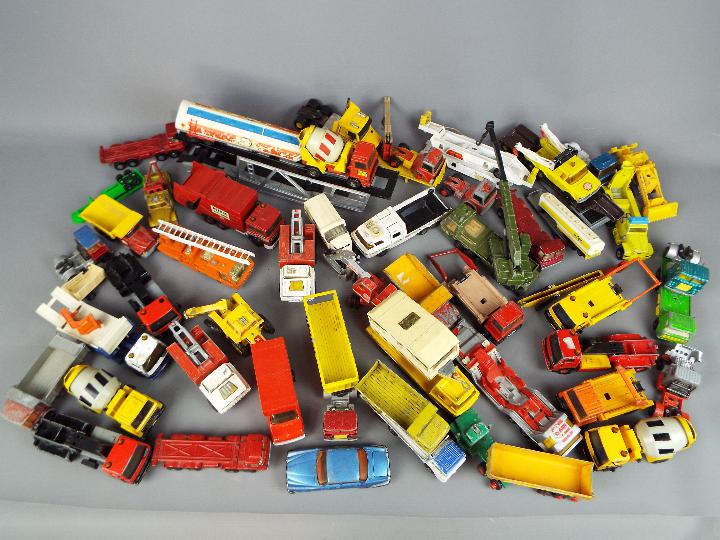 Matchbox, and Others - In excess of 50 unboxed diecast vehicles from Matchbox.