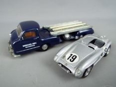 Conrad - A boxed 1:43 scale #103402LE Mercedes Benz 1955 Racing Car Transporter with Car by Conrad.