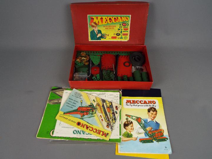 Meccano - A vintage Meccano set 7A presented in a red wooden box on castors with a lift off lid and - Image 9 of 9