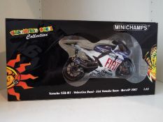 Minichamps Valentino Rossi Collection - a 1:12 scale diecast model Yamaha YZR-M1, MotoGP 2007,