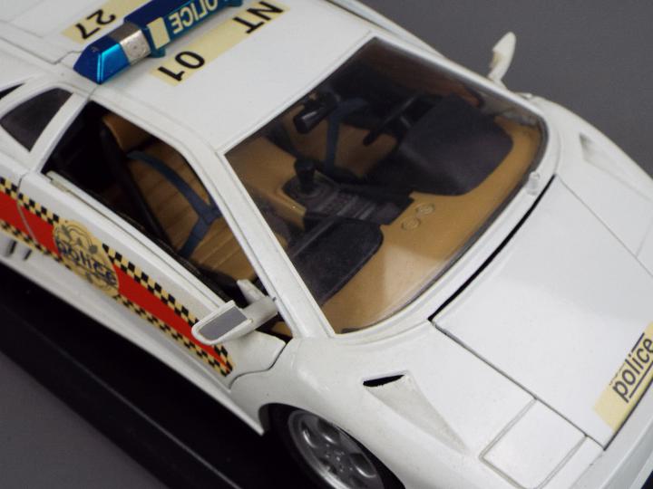 Maisto - A boxed Limited Edition 1:18 Lamborghini 30th Anniversary 'SE' Concept Police Traffic Car. - Image 4 of 4
