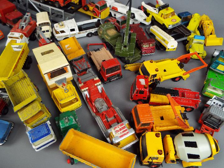 Matchbox, and Others - In excess of 50 unboxed diecast vehicles from Matchbox. - Image 2 of 4