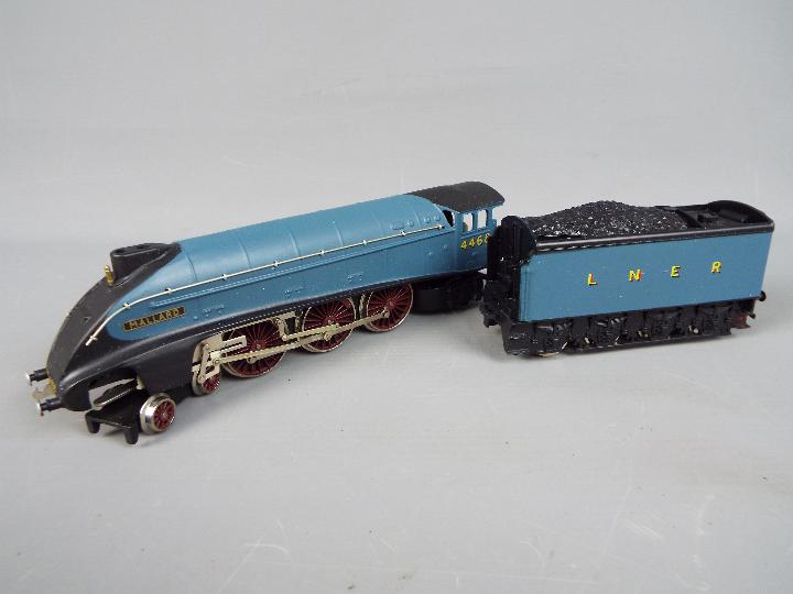 Wrenn - A boxed Special Limited Edition W2404 4-6-2 LNER blue A4 Class Op.No. - Image 4 of 7