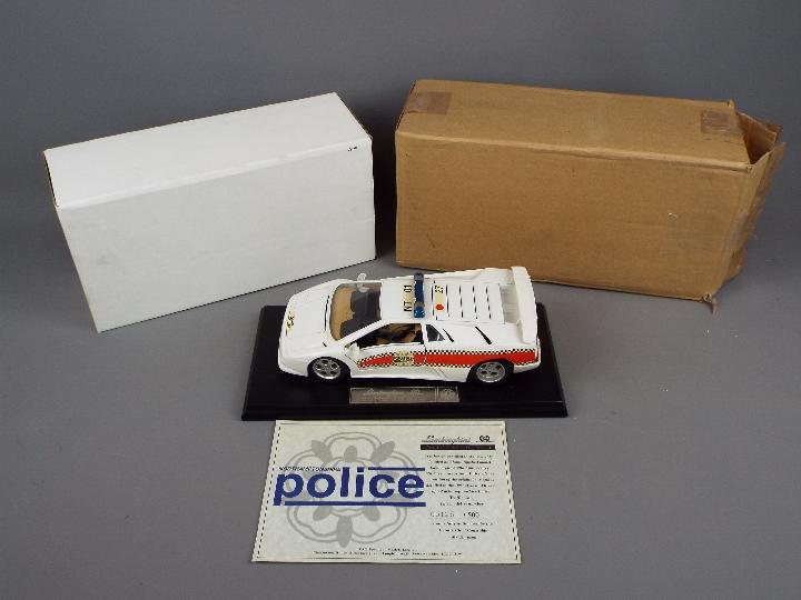 Maisto - A boxed Limited Edition 1:18 Lamborghini 30th Anniversary 'SE' Concept Police Traffic Car.