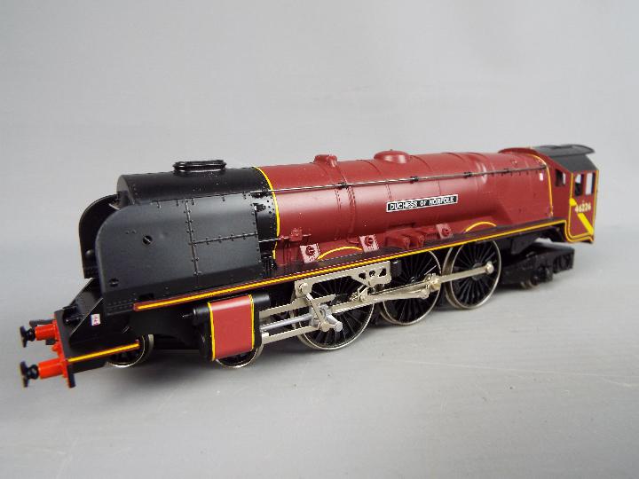 Hornby - A boxed Hornby R134 OO gauge 4-6-2 Steam Locomotive and Tender, Op.No. - Image 2 of 4