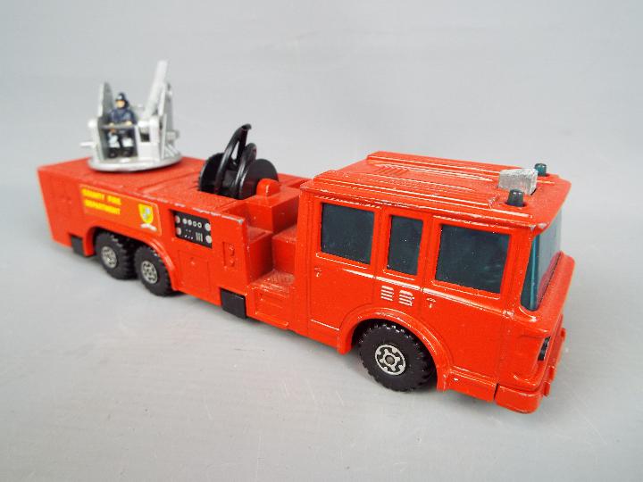 Corgi, Matchbox - Over 30 unboxed predominately diecast commercial vehicles in various scales. - Image 4 of 5