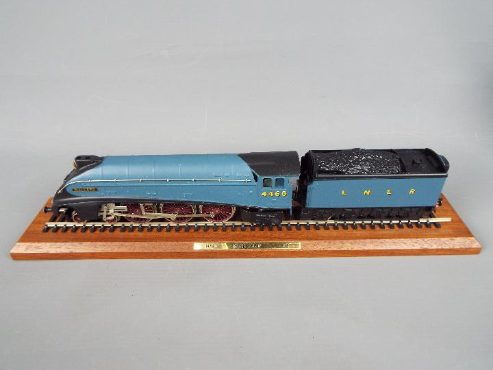 Wrenn - A boxed Special Limited Edition W2404 4-6-2 LNER blue A4 Class Op.No. - Image 3 of 7