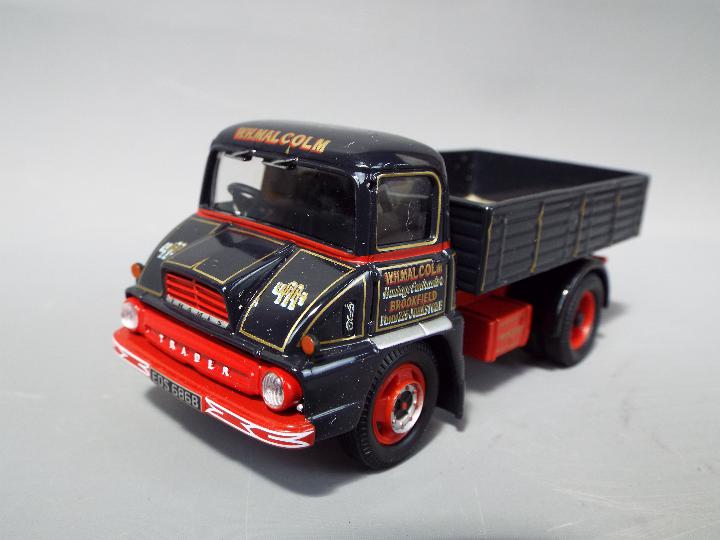 Corgi Heavy Haulage - A boxed Limited Edition Corgi Heavy Haulage CC12210 Scania Low Loader & - Image 3 of 5