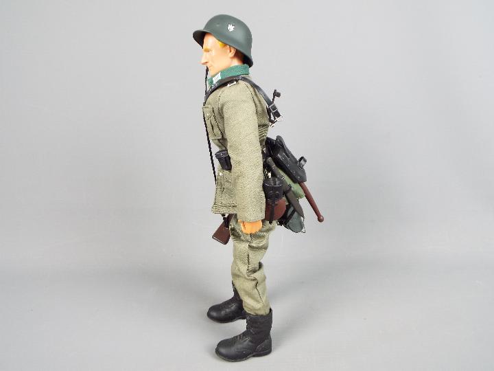 Dragon Models - An unboxed Dragon Models figure of a WW2 German soldier. - Image 2 of 6