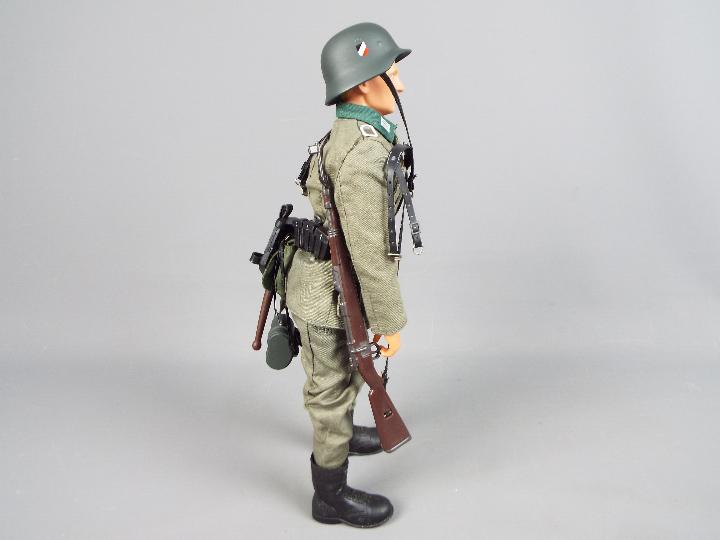 Dragon Models - An unboxed Dragon Models figure of a WW2 German soldier. - Image 3 of 6