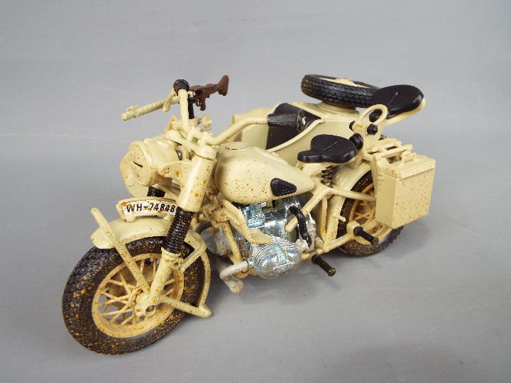 Polistil - A group of three boxed diecast motorcycles from Polistil. - Image 3 of 8