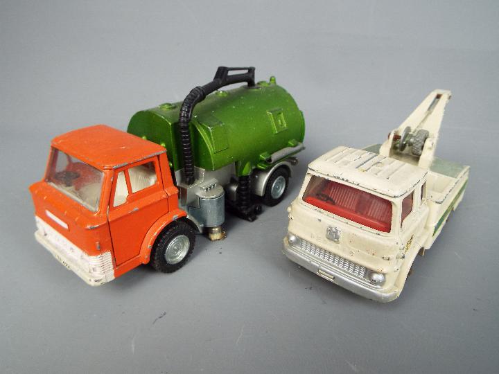 Dinky Toys - A collection of six Bedford TK diecast Dinky Toys together with an original empty #114 - Image 3 of 5