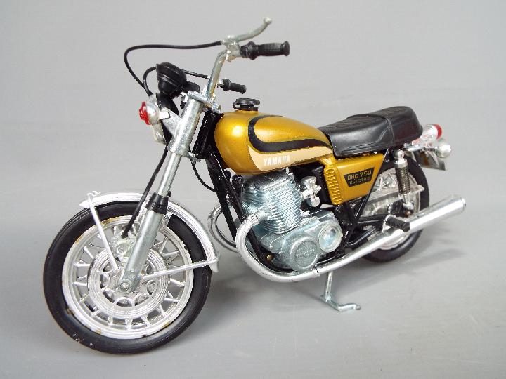 Polistil - A group of three boxed diecast motorcycles from Polistil. - Image 7 of 8