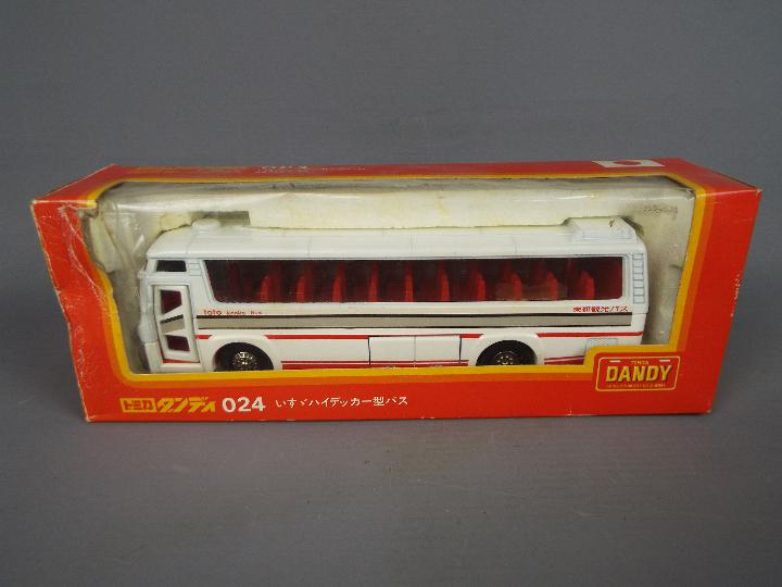 Tomica Dandy - A group of three boxed diecast vehicles in different scales by Tomica Dandy. - Image 4 of 4