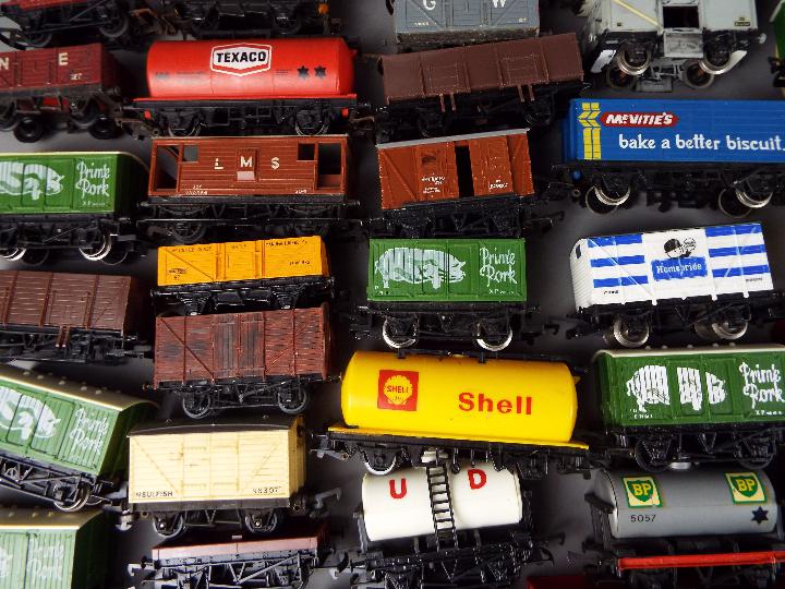 Model Railways - a large quantity of unboxed OO gauge goods rolling stock - Image 2 of 3