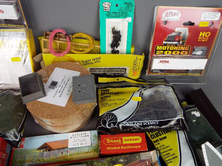 Model Railways - a box of assorted scenics and layout materials, - Image 5 of 5