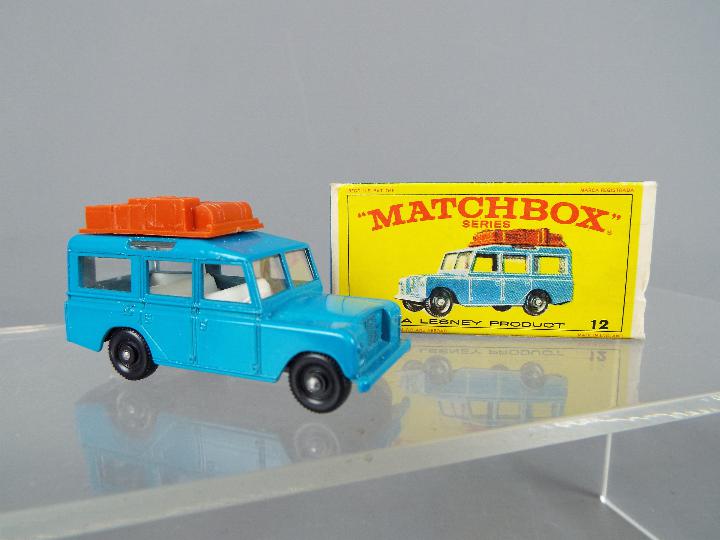 Matchbox by Lesney - Land Rover safari, blue body, black plastic wheels with rounded axles # 12, - Image 2 of 2