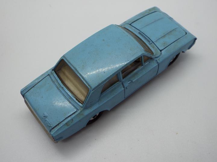 Dinky Toys - A boxed Dinky Toys #130 Ford Consul Corsair. - Image 3 of 3